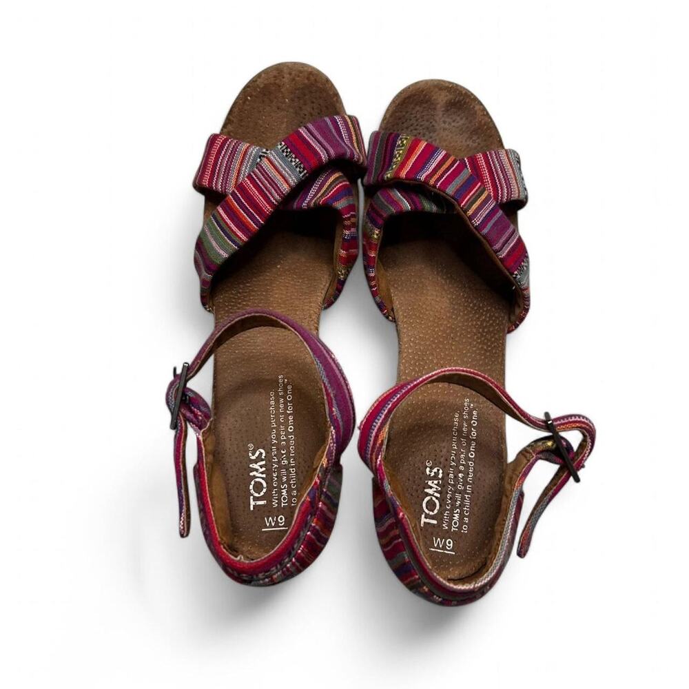 Multi colored TOMS wedges sandals Size 9 EUC